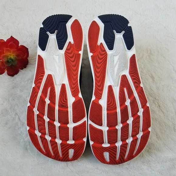 ALTRA Men's Paradigm 6 Sneakers - Picture 7 of 9